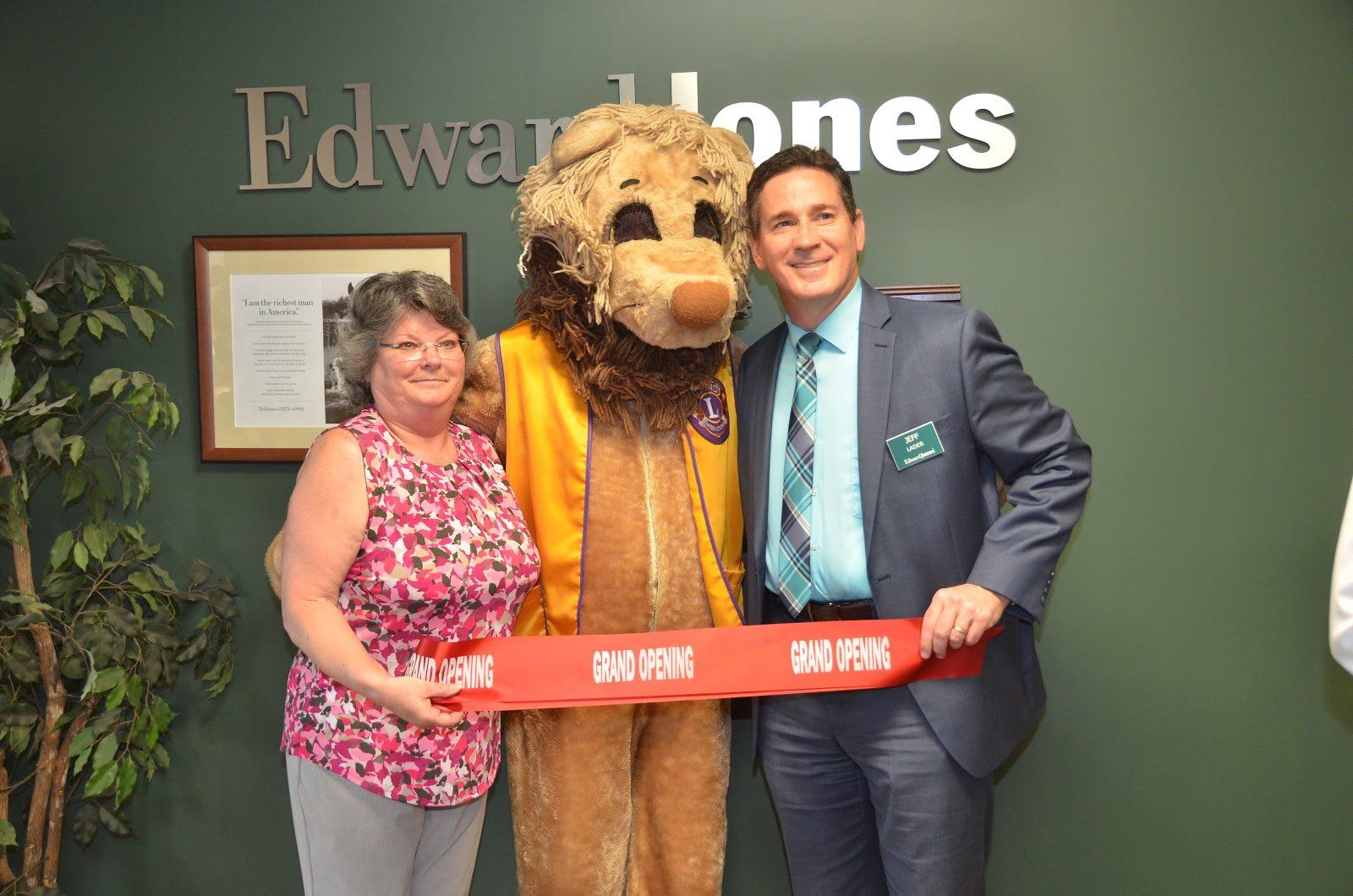 Mascot With Man And Woman — Auburndale, FL — The Greater Auburndale Chamber of Commerce