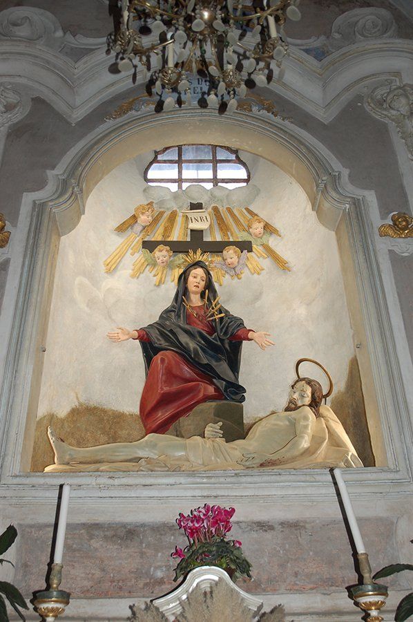 Basilica Immacolata Concezione - Sassello (SV) L'Addolorata ed il Cristo morto