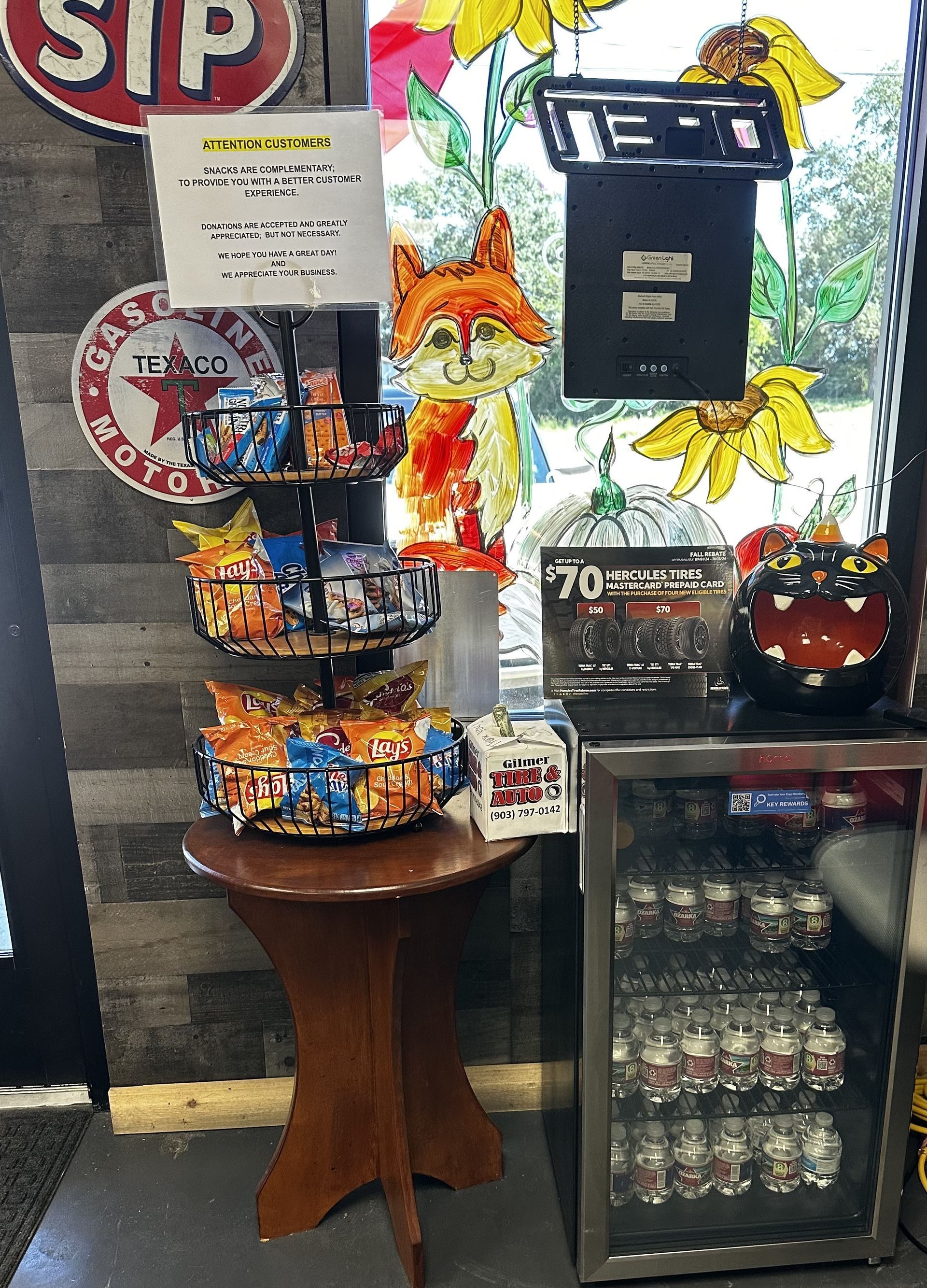 A table with a sign that says ' sip ' on it