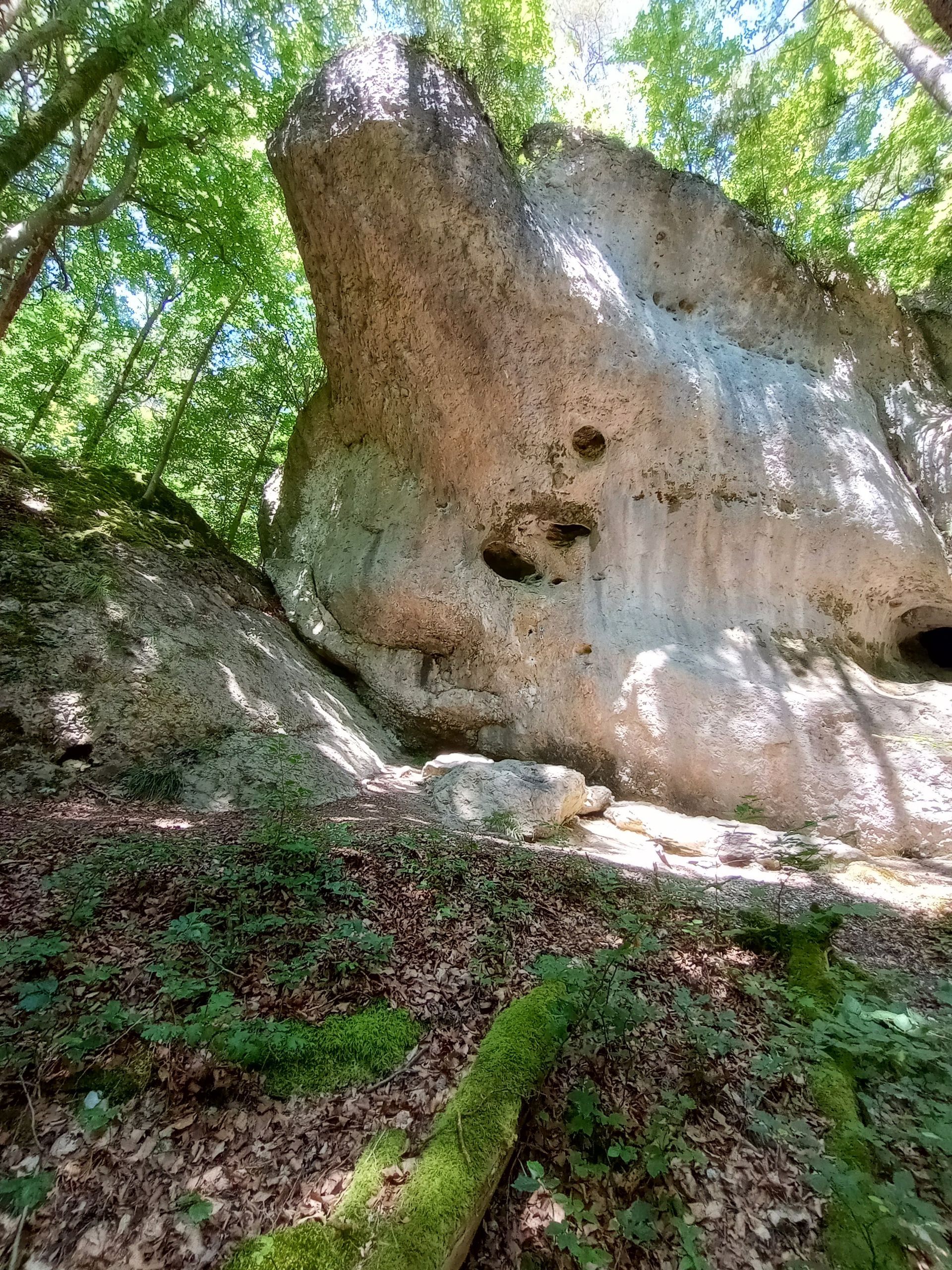 Extrem überhängender Fels am Planetarium (Frankenjura)