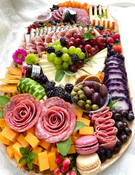 XL Gathering Board Serves 12-16