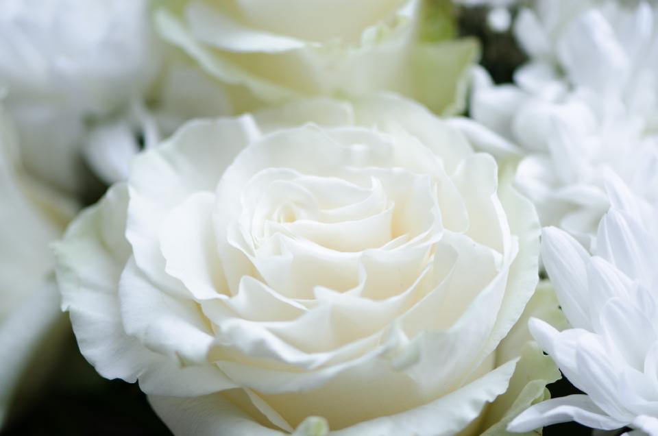 Assortimento di addobbi funebri