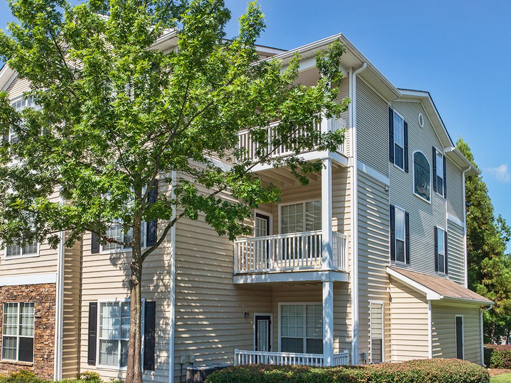 Lake St James Apartments | Apartments in Conyers, GA