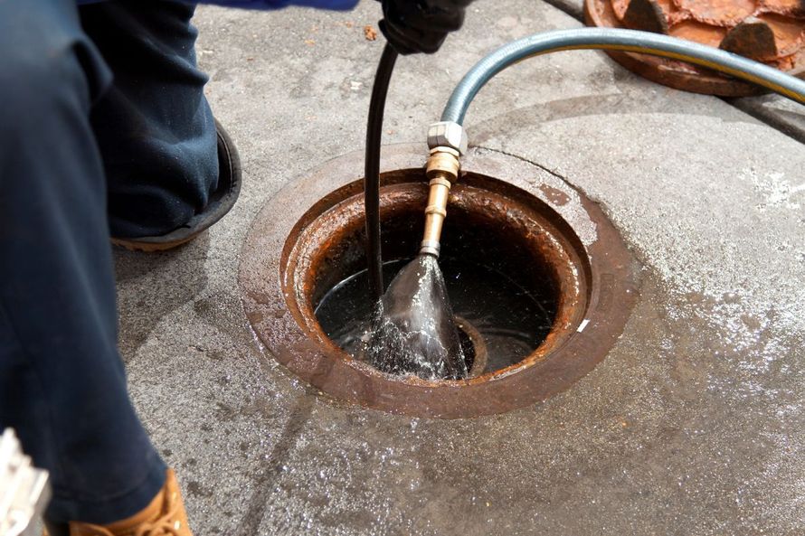 High-pressure hydro jetting service clearing a clogged sewer drain in Los Angeles