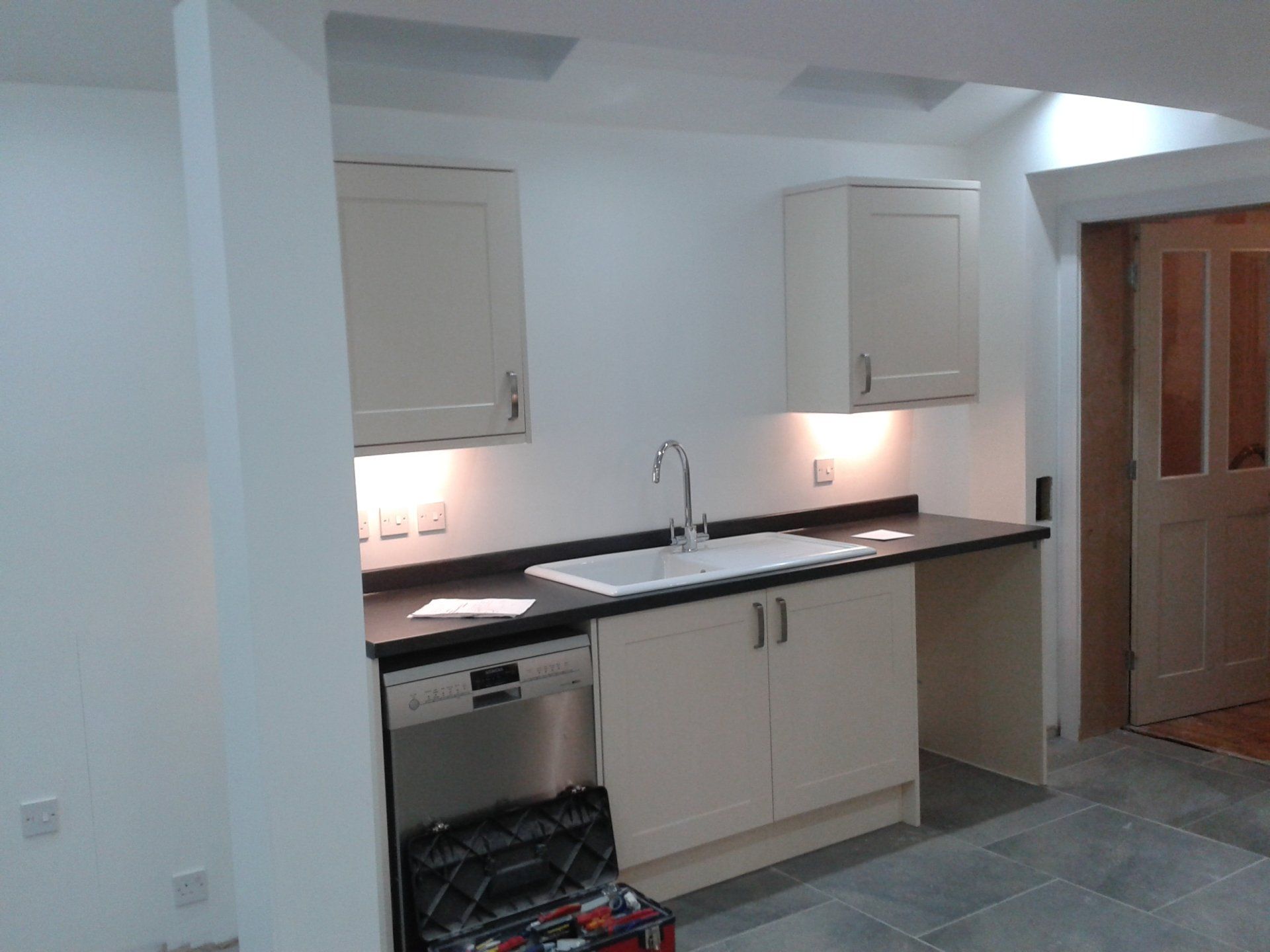 Under Cabinet Lights