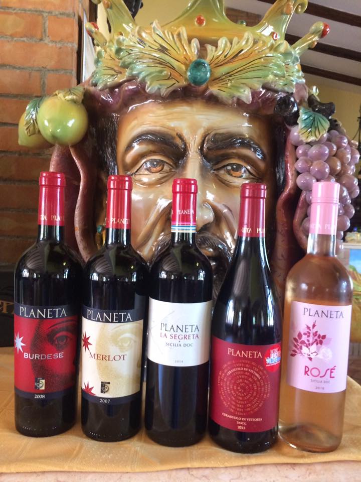 vini rossi e rosé a marchio Planeta