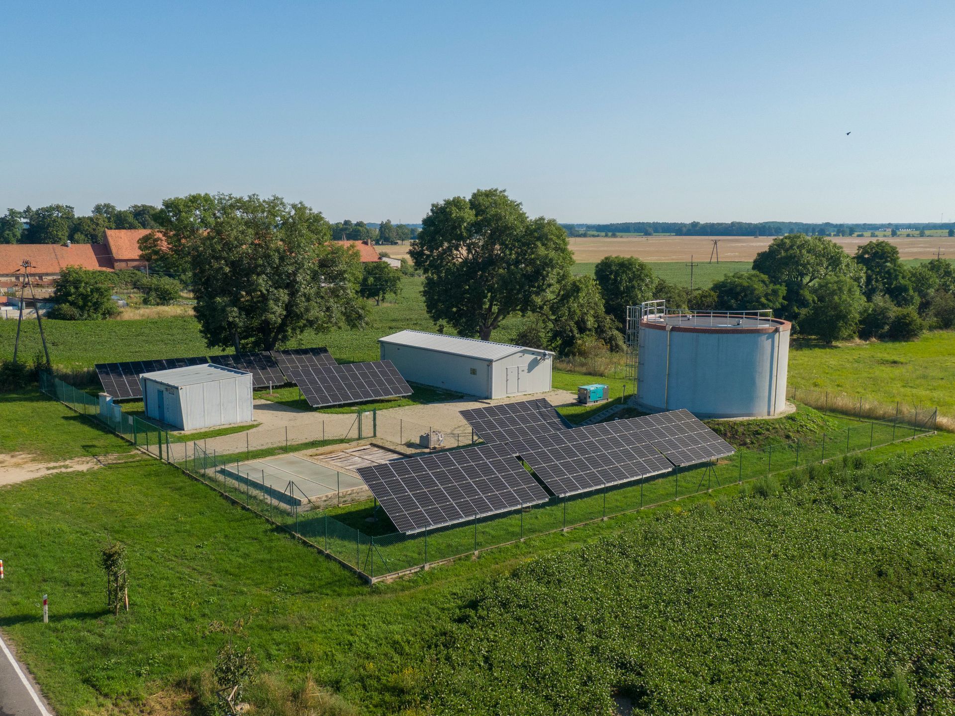 Pożyczka na OZE dla firm – fotowoltaika, pompy ciepła, magazyny energii