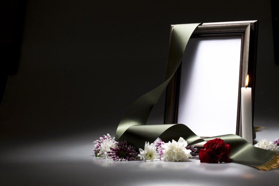 Cornice per funerale