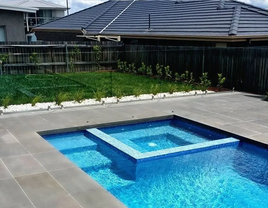 Infinity Edge Plunge Pool — Canberra, ACT — Brindabella Pools