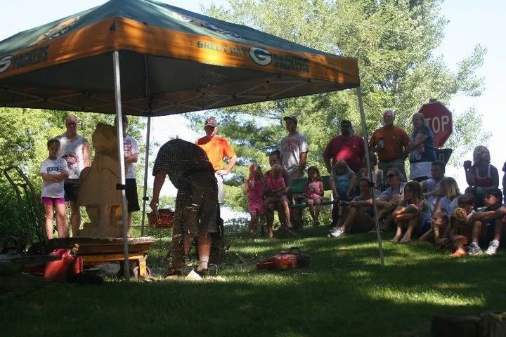 People Watching the Artist — Wilton, WI — Tunnel Trail Campground