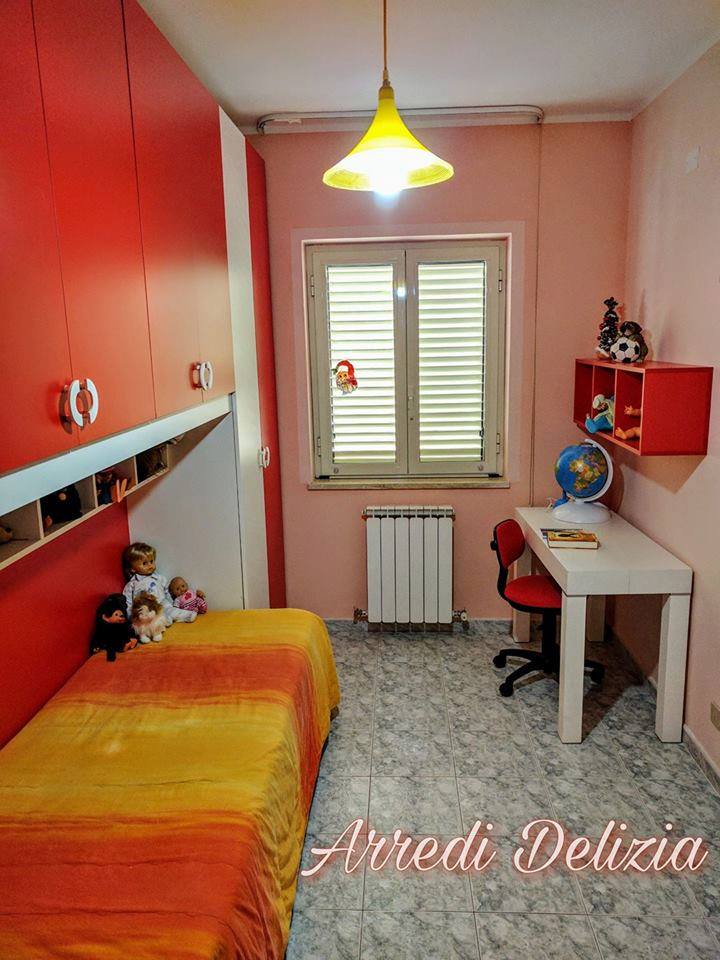 cameretta rossa su misura