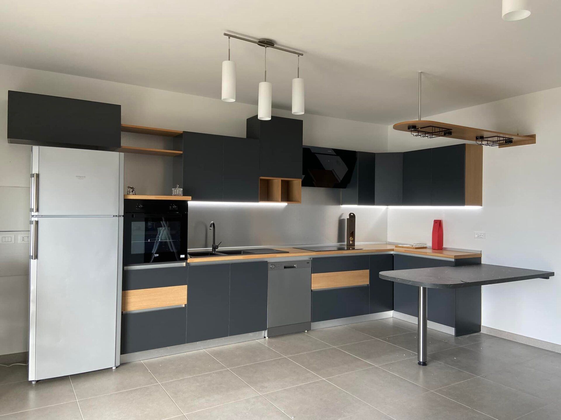 cucina moderna scura