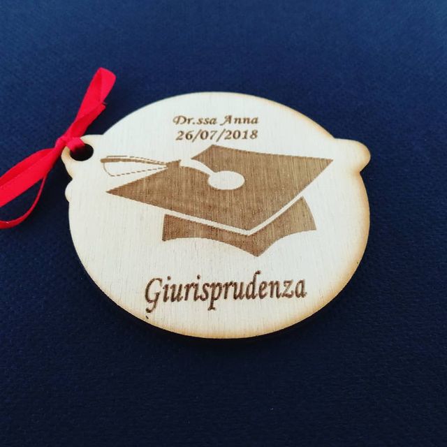 bomboniera laurea in legno