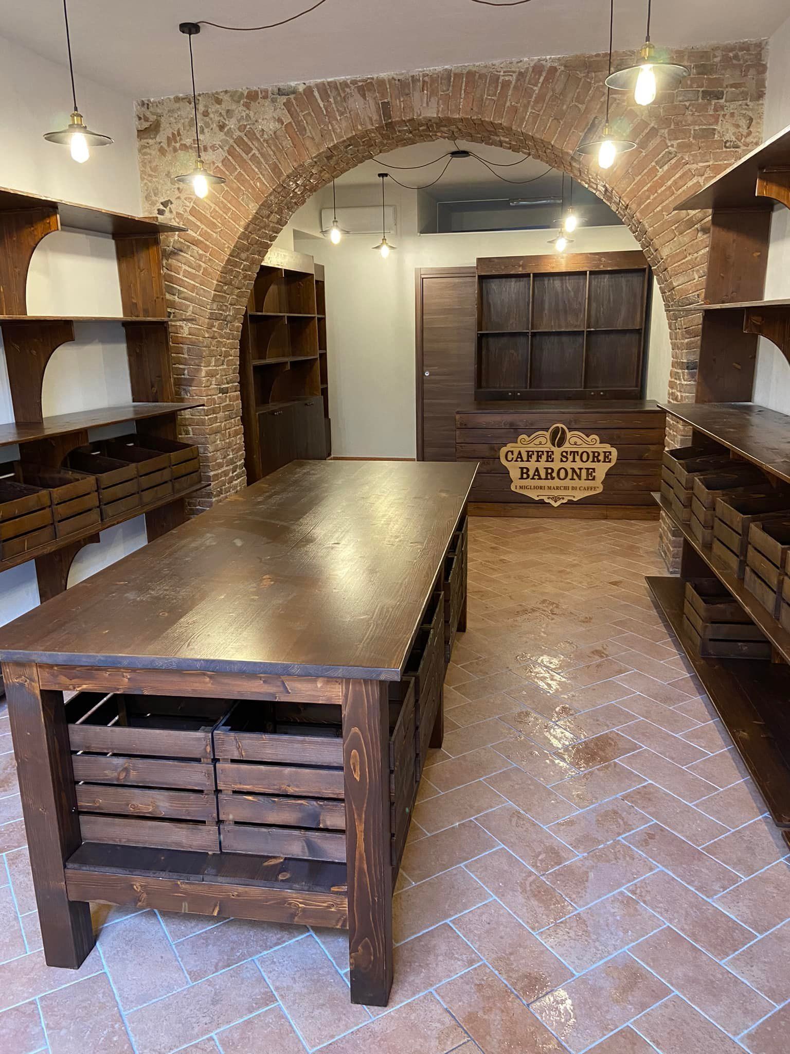 scaffali negozio arredi delizia