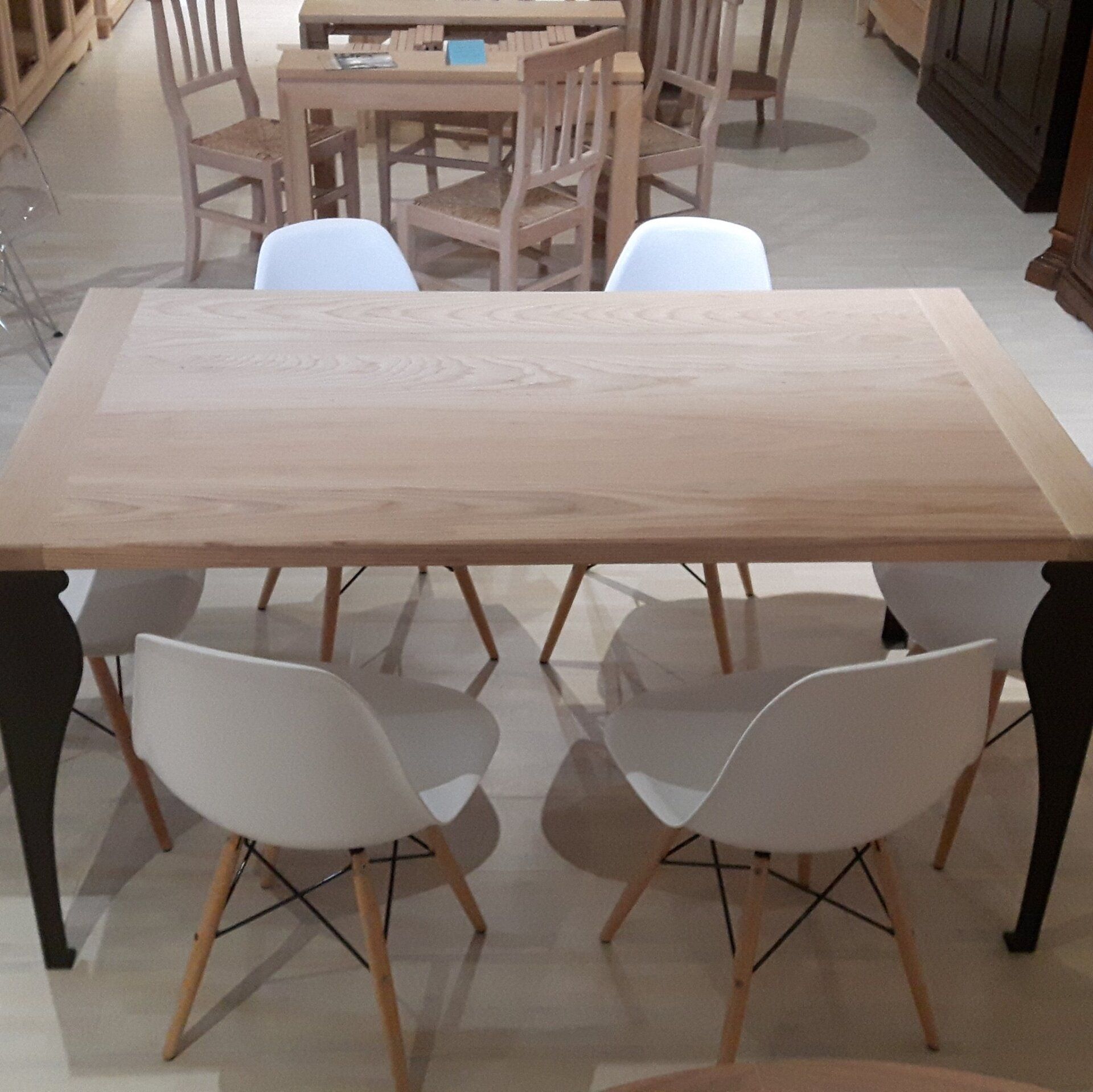 tavolo arredi delizia e sedie