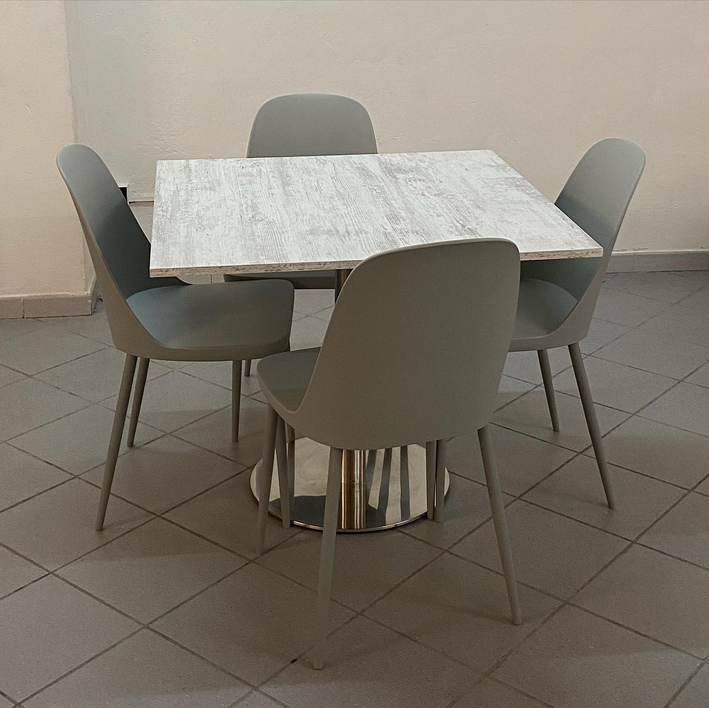 tavolo arredi delizia