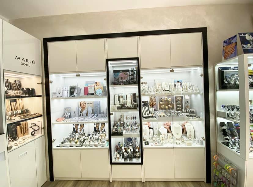 vetrina gioielleria