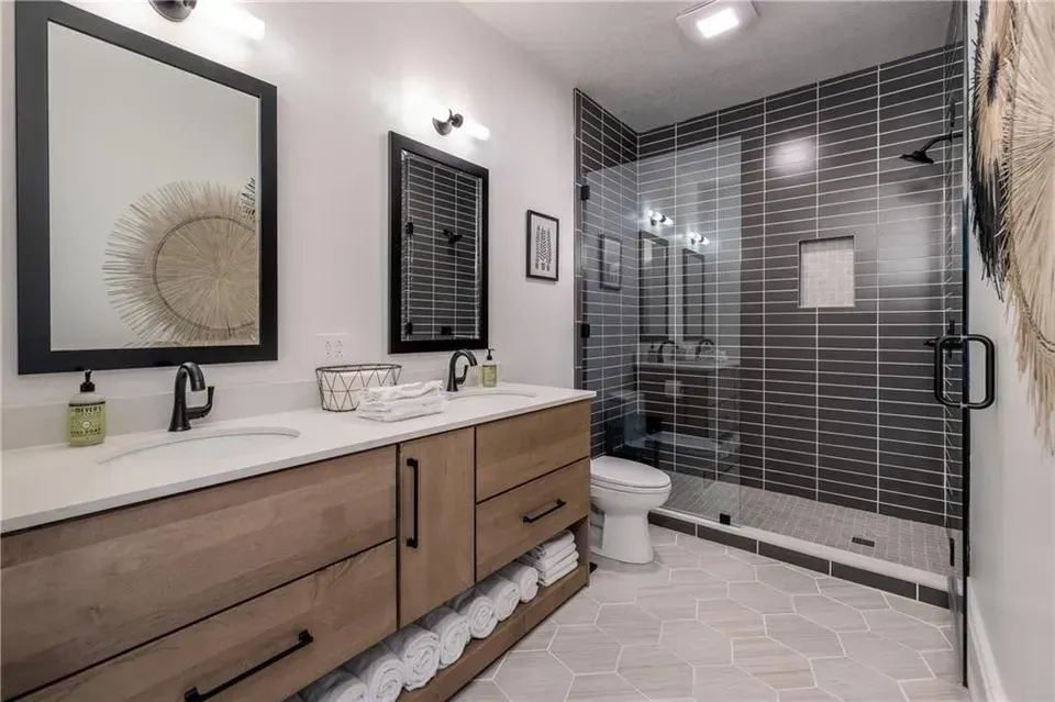 Sunnybrook bathroom 1