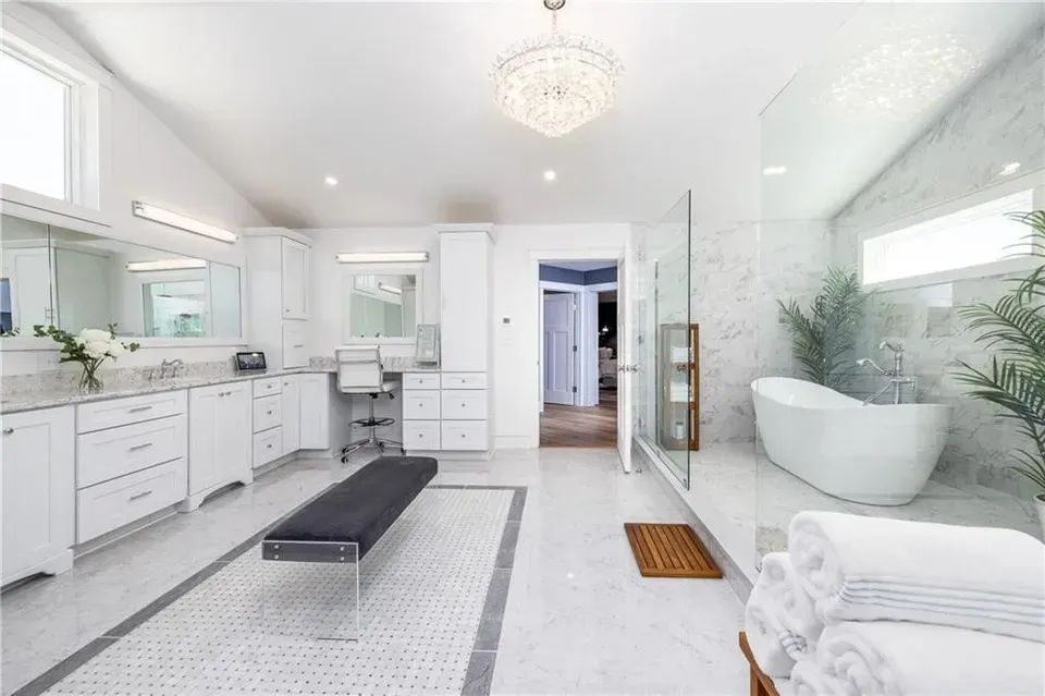 Sunnybrook bathroom 4