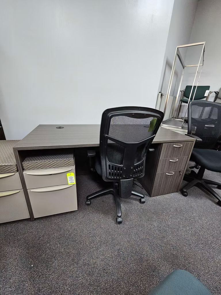 Desks/Conference Tables & Partition Panels 17