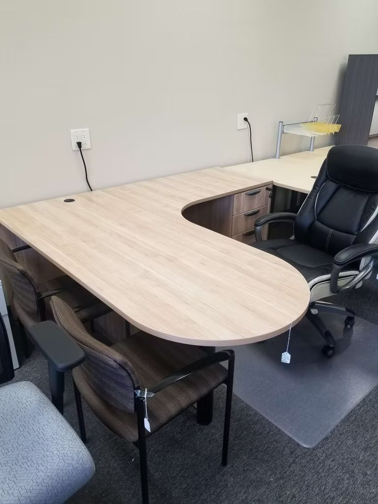 Desks/Conference Tables & Partition Panels 19