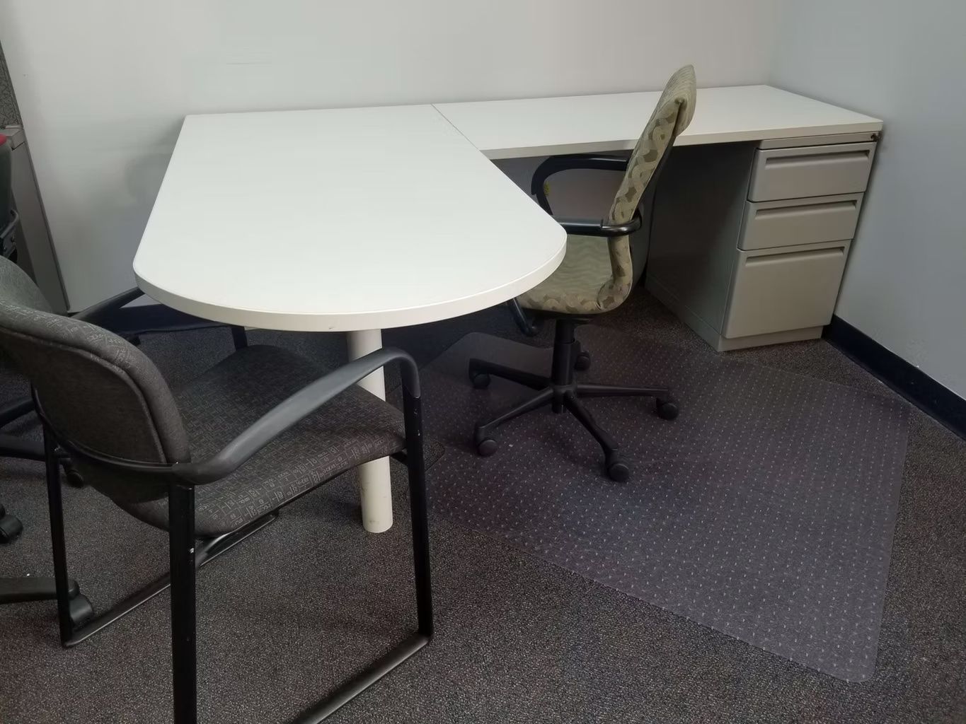 Desks/Conference Tables & Partition Panels