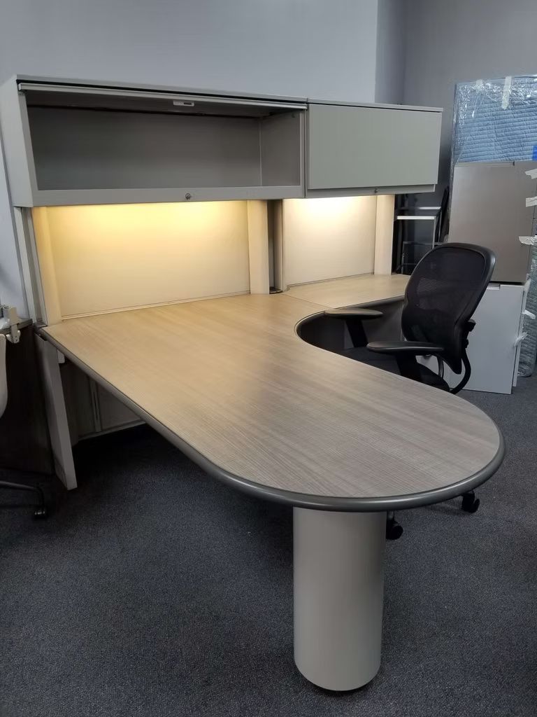 Desks/Conference Tables & Partition Panels 22