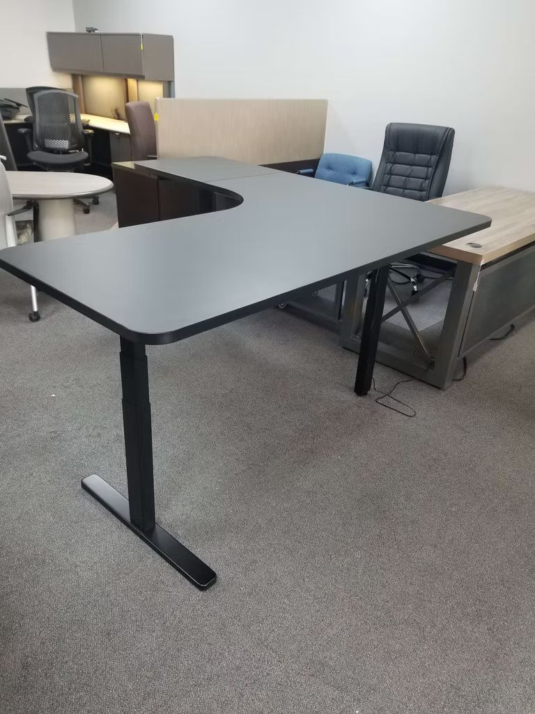 Desks/Conference Tables & Partition Panels 23