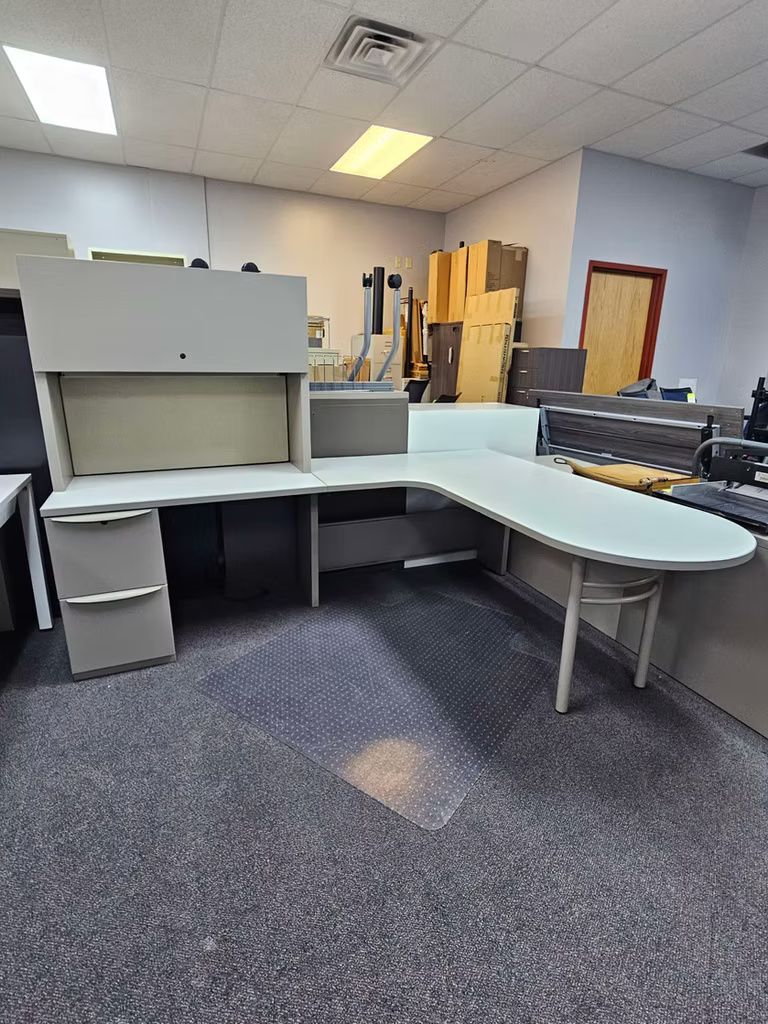 Desks/Conference Tables & Partition Panels 28