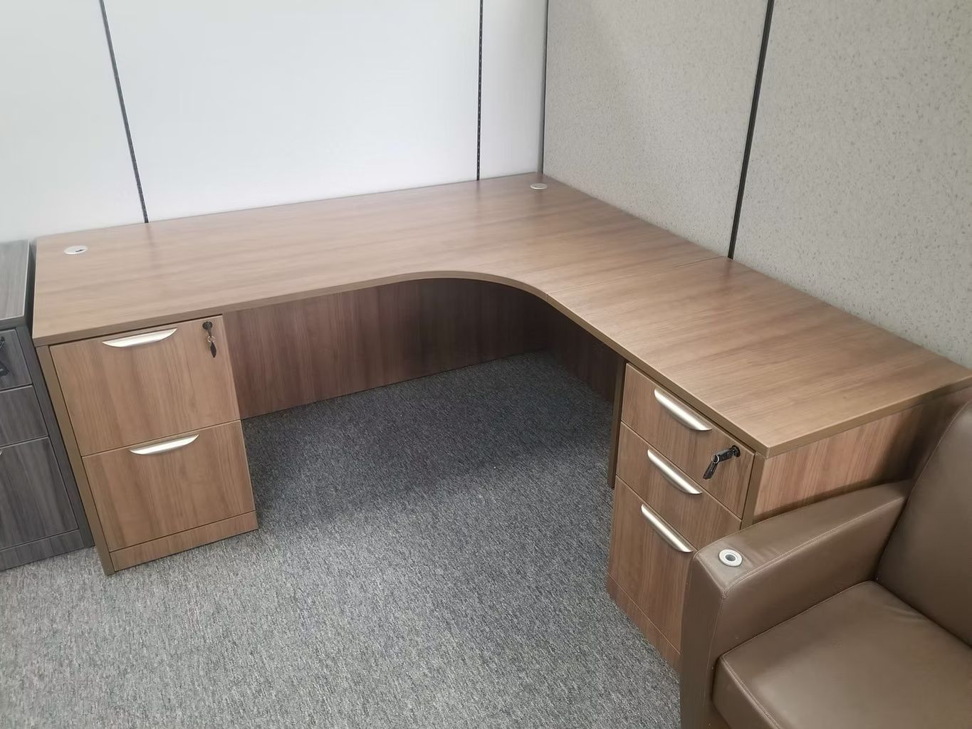 Desks/Conference Tables & Partition Panels 30