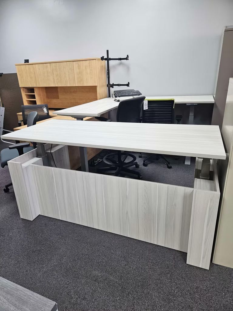 Desks/Conference Tables & Partition Panels 33