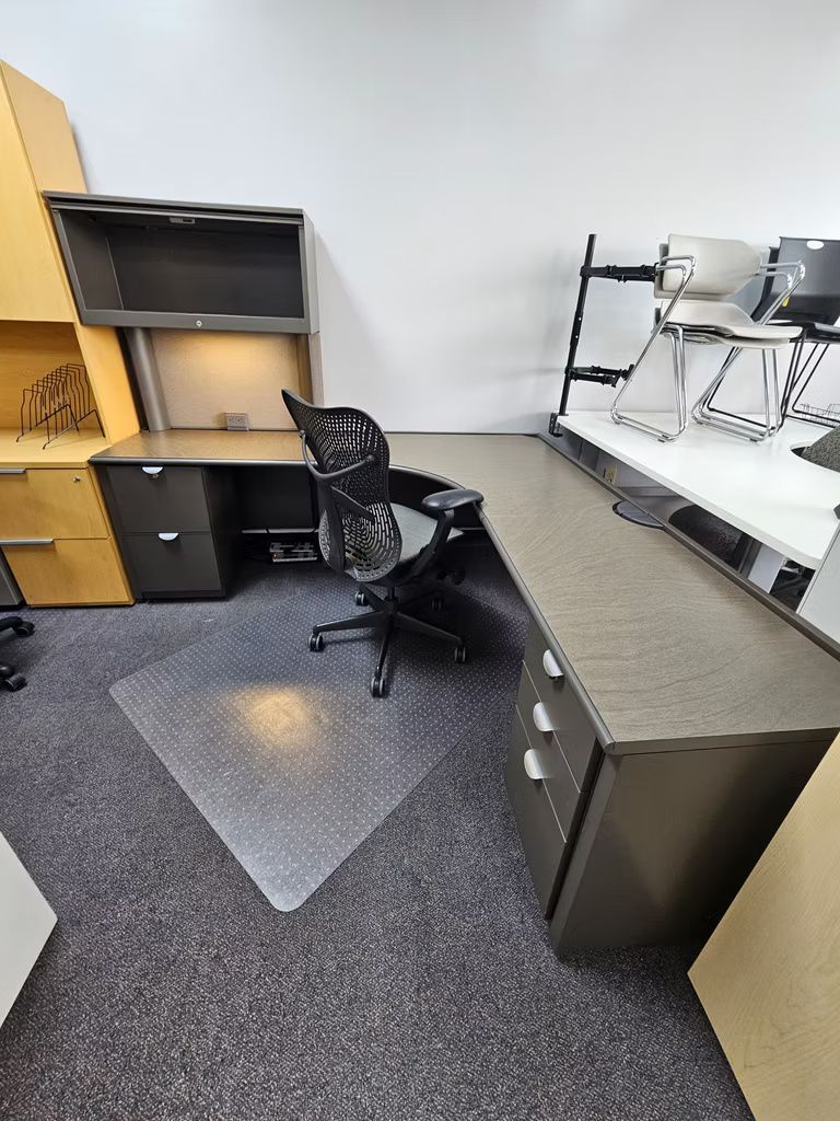 Desks/Conference Tables & Partition Panels 6