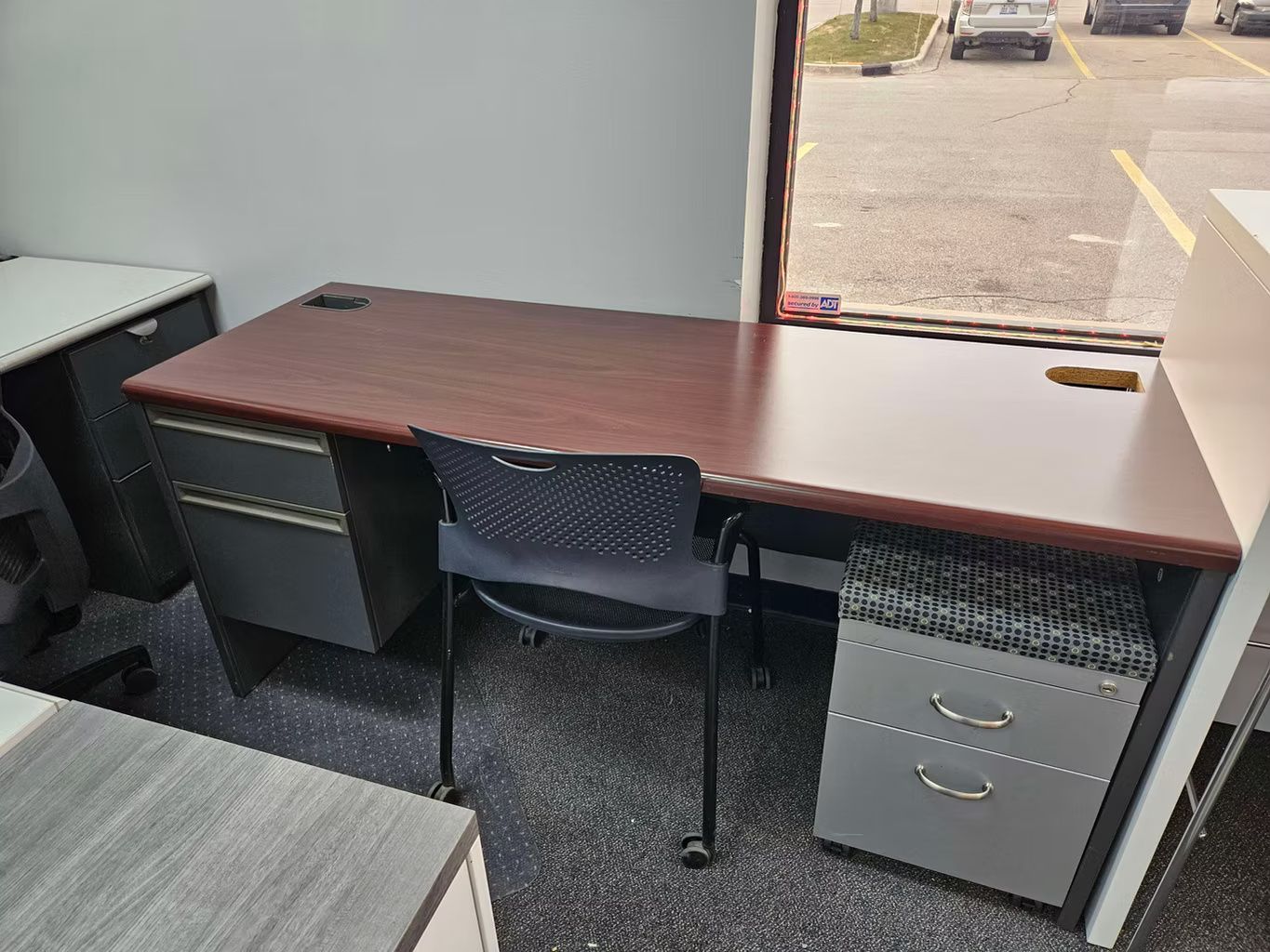 Desks/Conference Tables & Partition Panels 68