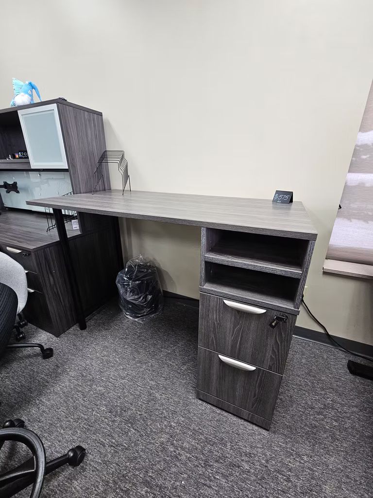 Desks/Conference Tables & Partition Panels 69