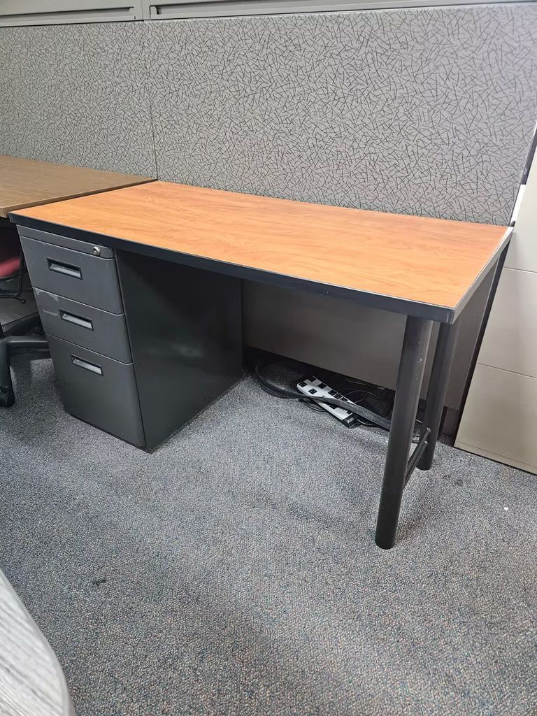 Desks/Conference Tables & Partition Panels 7