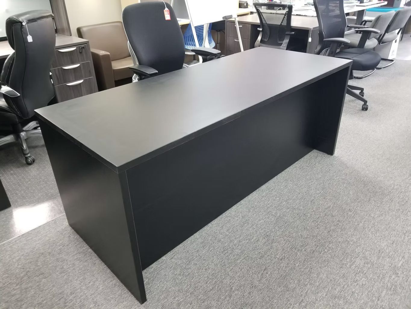 Desks/Conference Tables & Partition Panels 82