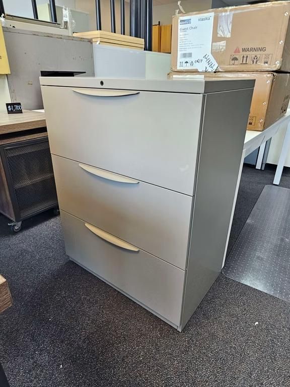 Filing Cabinets & Storage 18