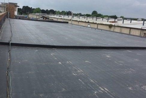 Flat roof installations
