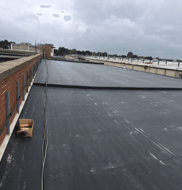 Flat roof installations