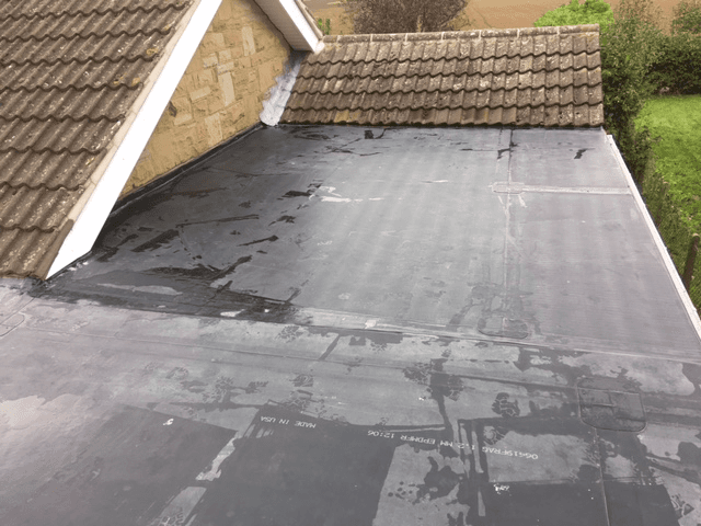 Flat roof installations