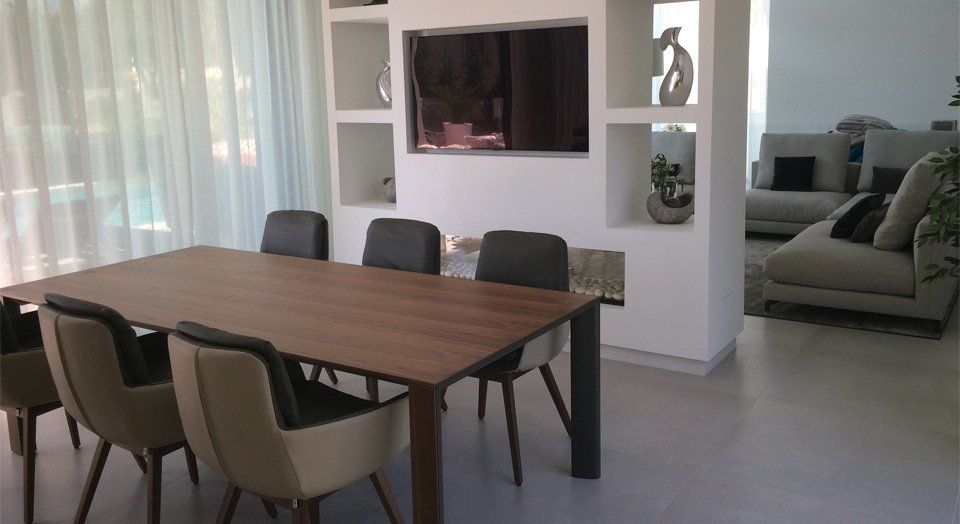 interior design project in Villa Neuva Andalusia marbella spain image of dining area with hulsta dining table and chairs