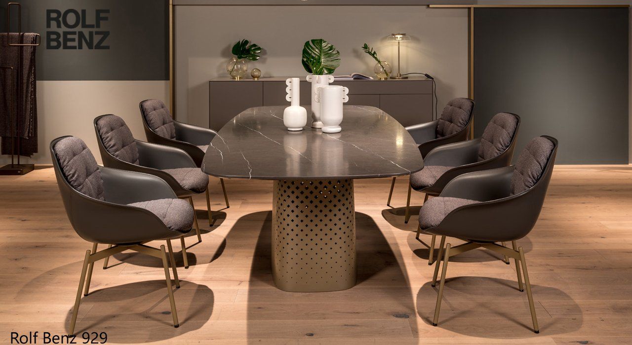 Rolf Benz 929 Dining Table and 600 Dining Chairs