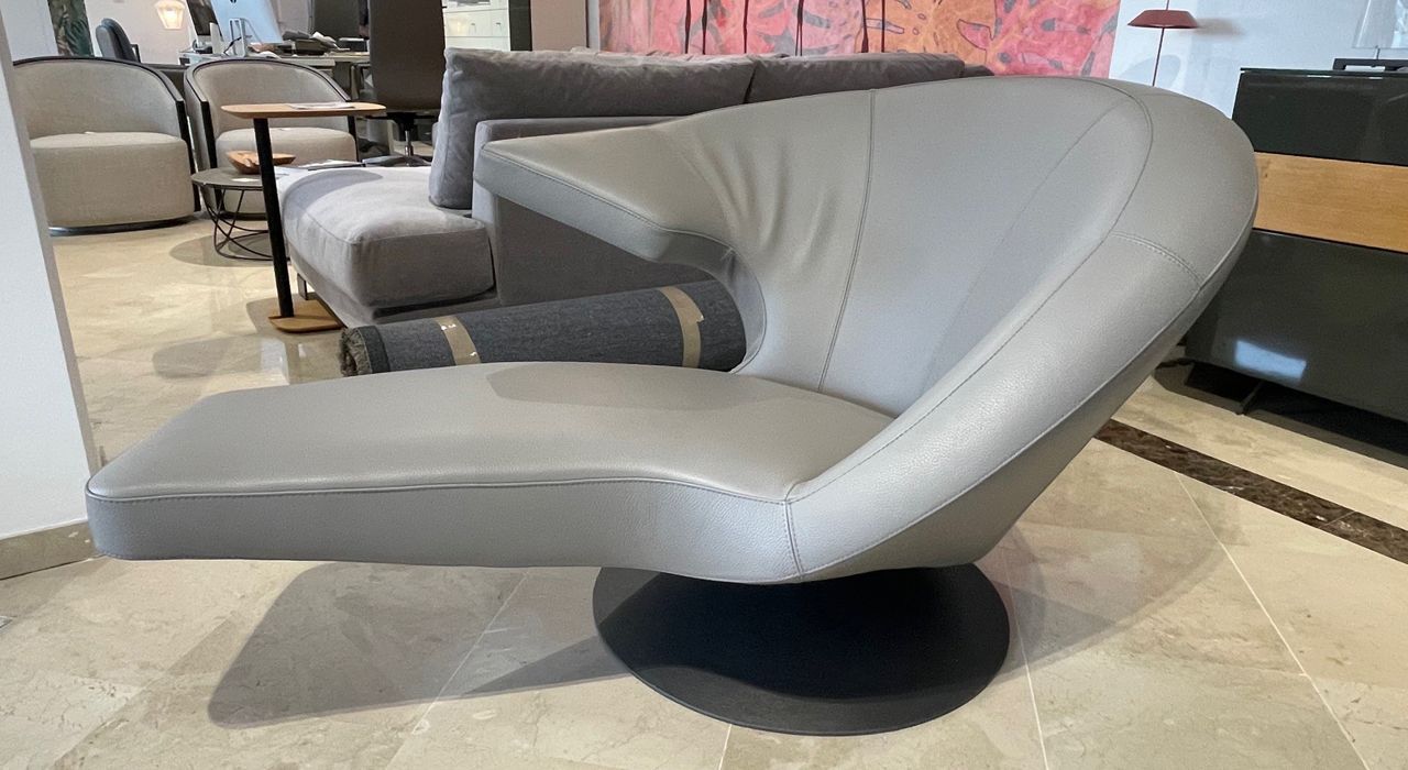 We offer variety of the best designer sofas of high quality to bring a touch of luxury and comfort to your living room in Marbella and Estepona