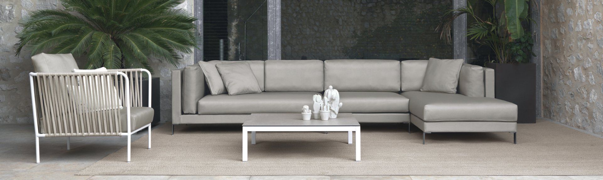 Expormim Outdoor Furniture exhibited in VIP Environment showroom