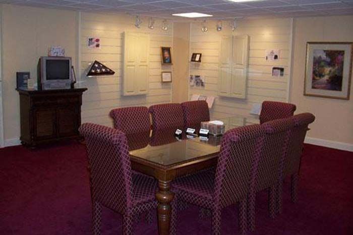 Several photos of Hux & Lipford Funeral Home In Mountain City, TN
