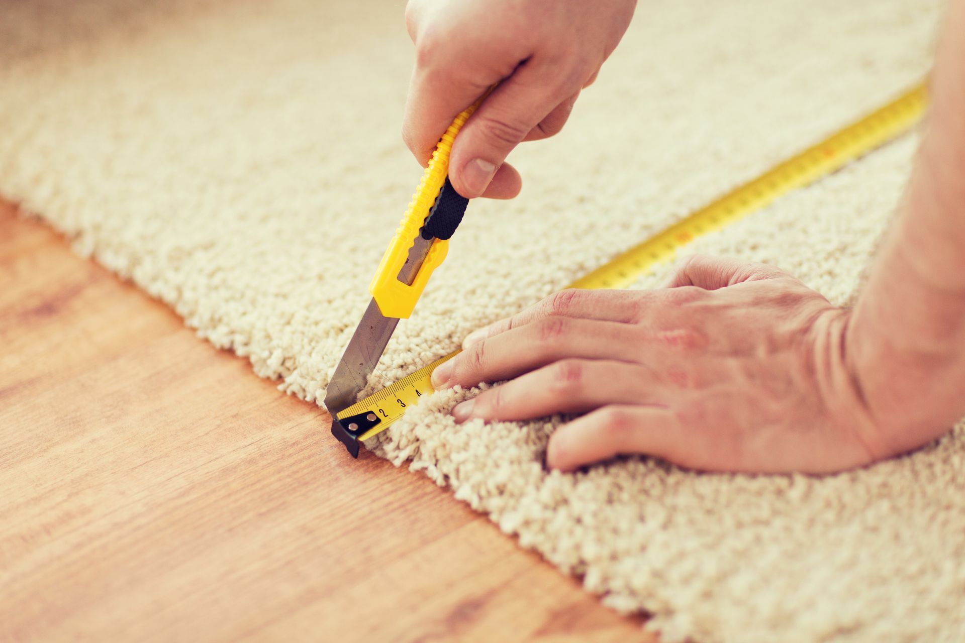 Carpet cutting for the flooring