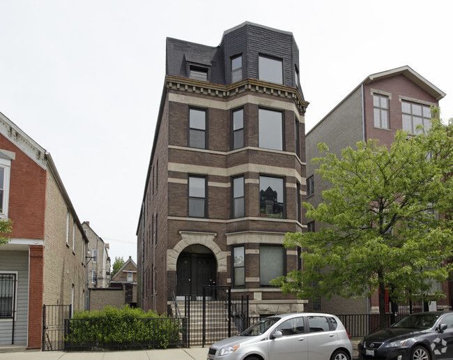 Greenview Apartments Building Photo