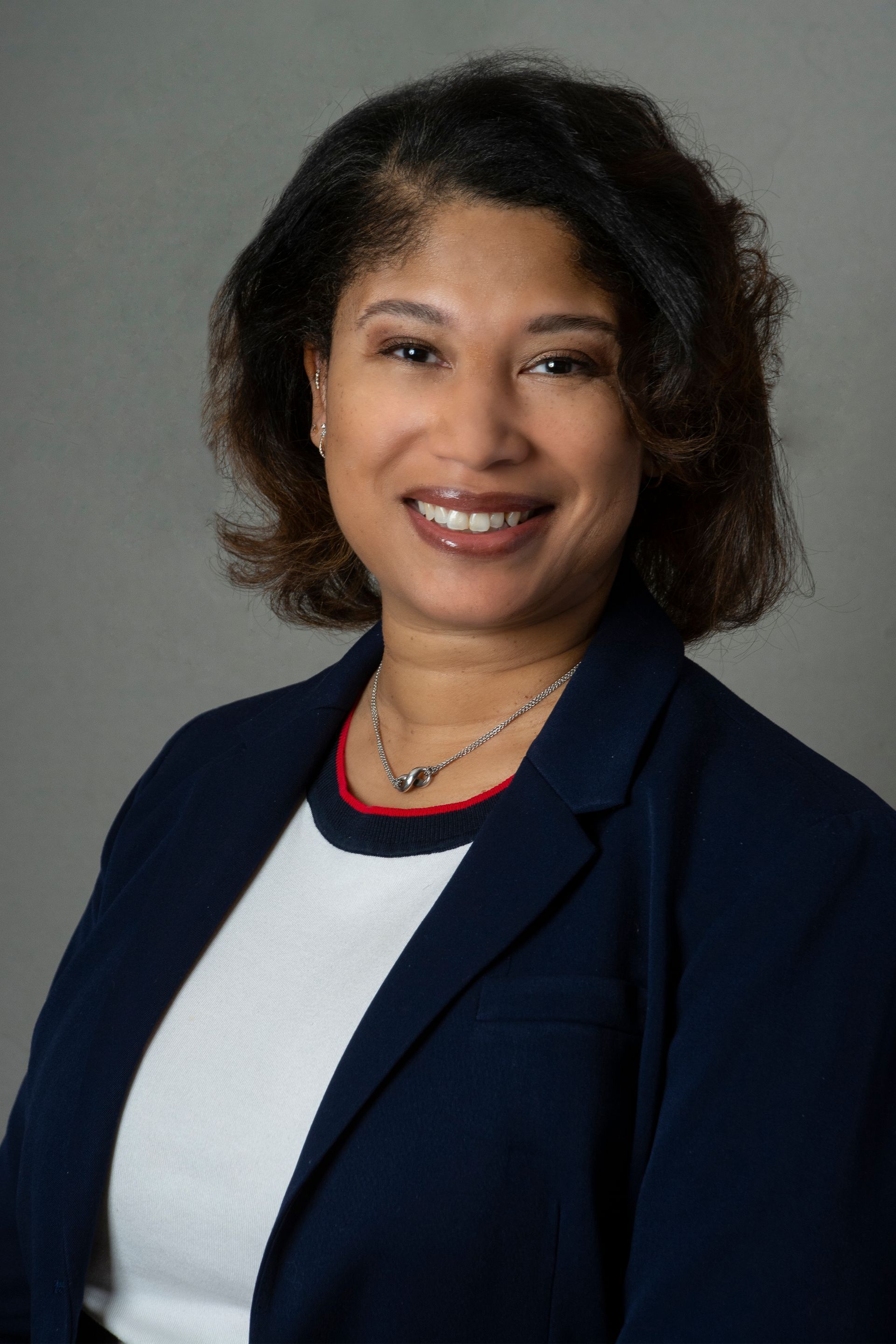 Nicole Richardson Headshot