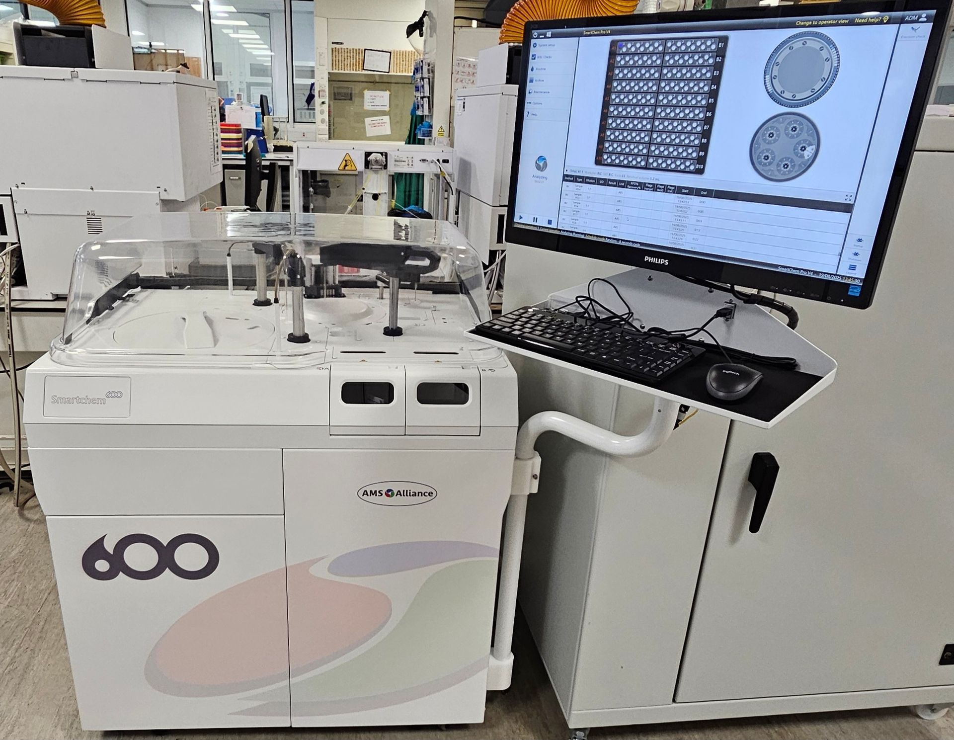 SmartCem 600 discrete analyzer in a laboatory