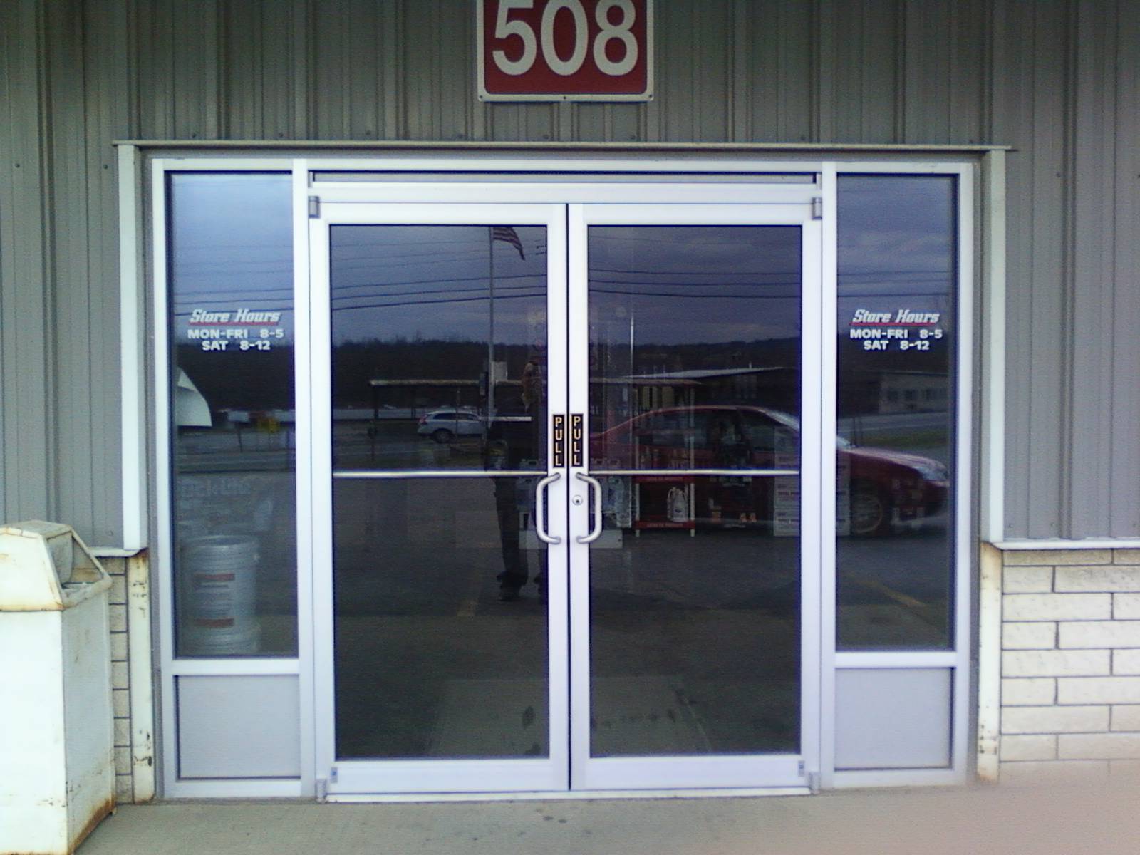 A building with a sign that says 508 on it